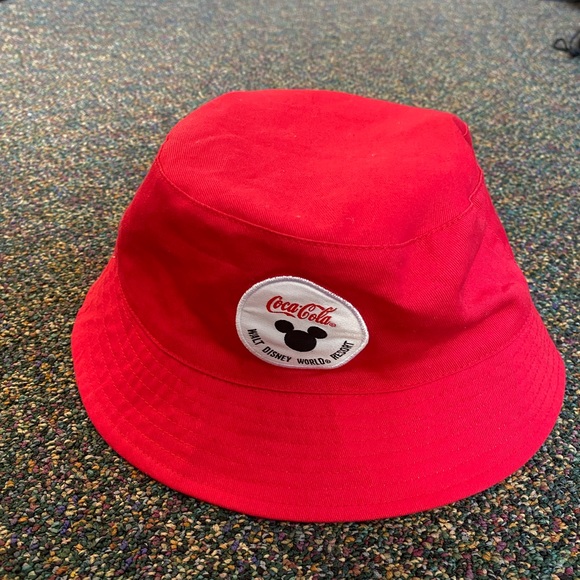 Coca-Cola/ Disney reversible bucket hat - Picture 5 of 6